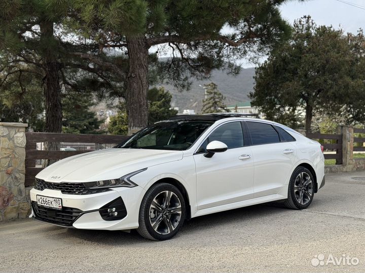 Аренда авто бизнес-класса KIA K5 на свадьбу