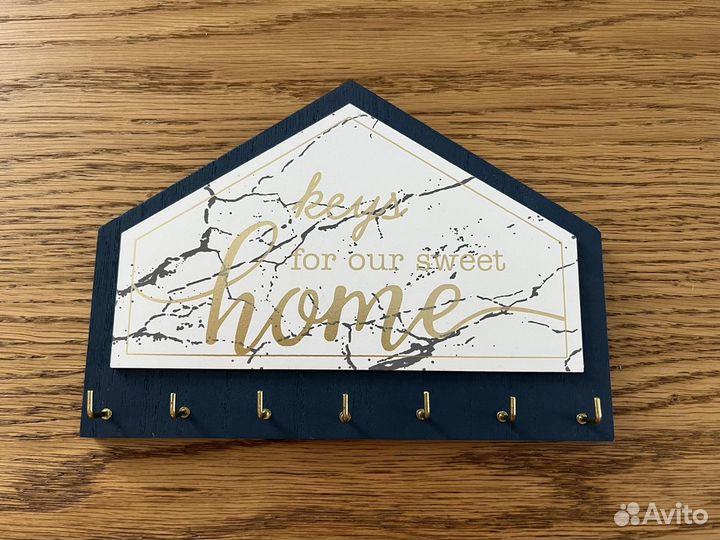 Вешалка ключница настенная