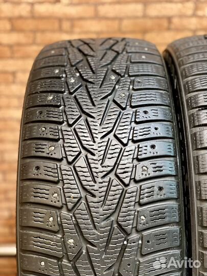 Nokian Tyres Hakkapeliitta 7 215/55 R17 98T