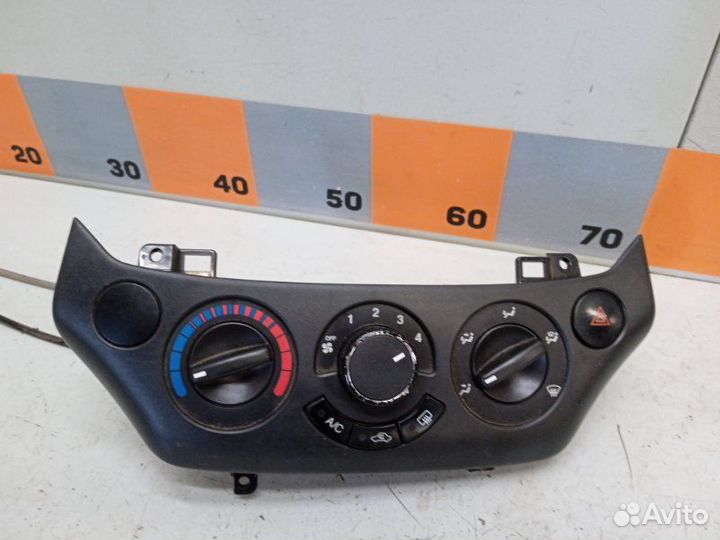 Блок управления отопителем Chevrolet Aveo T250 1.2