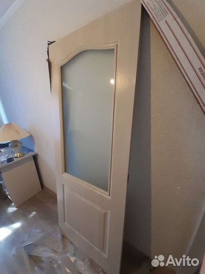 Дверь межкомнатная со стеклом