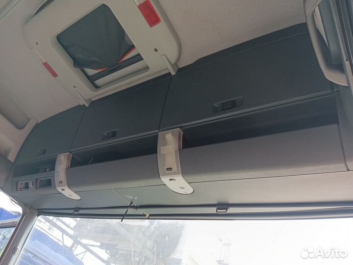 81639036164 Консоль кабины верхняя Man TGA