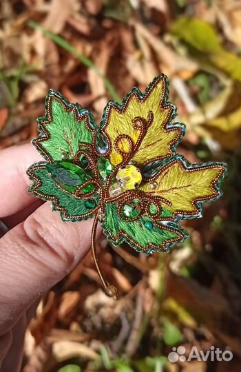 Брошь 