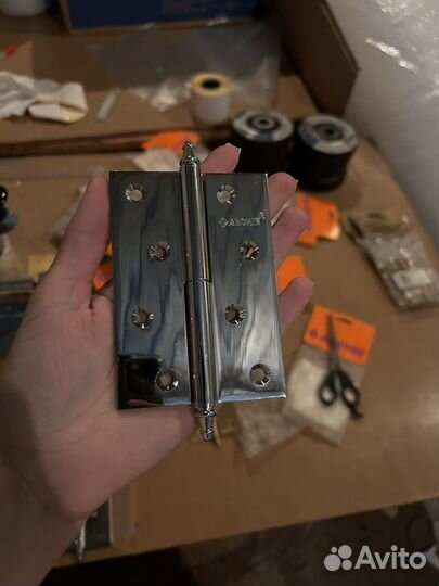 Петли для дверей