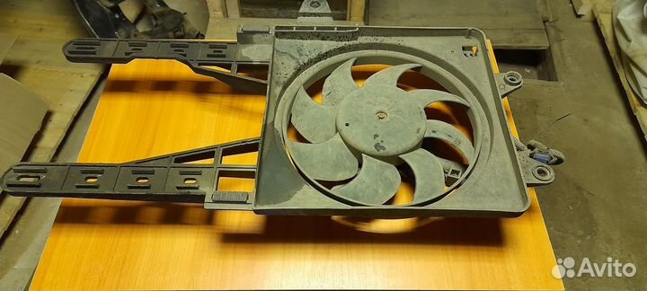 Вентилятор охлаждения радиатора fiat Punto 176