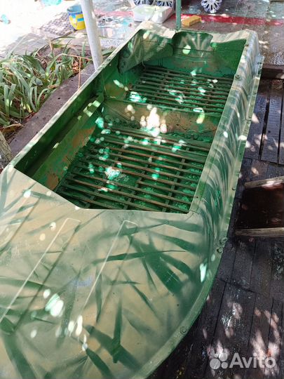 Продаю лодку Романтику