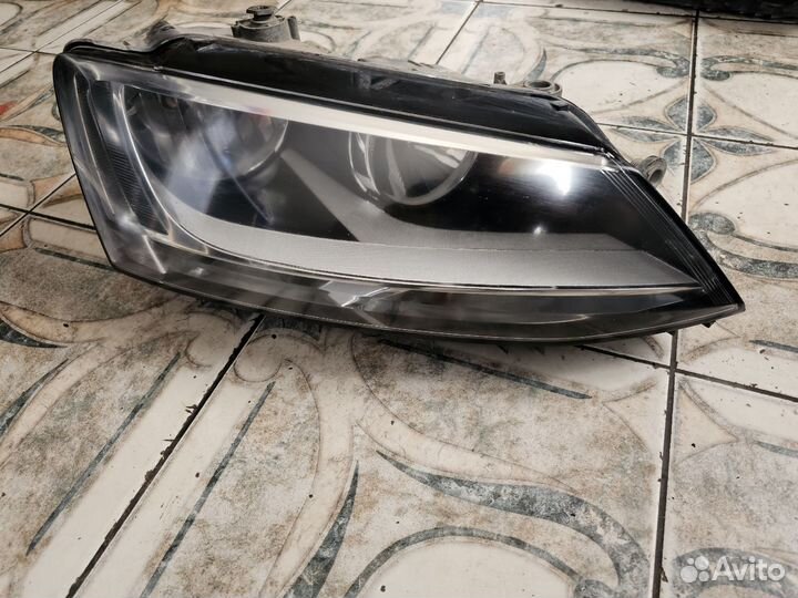 Фара Volkswagen Jetta VI