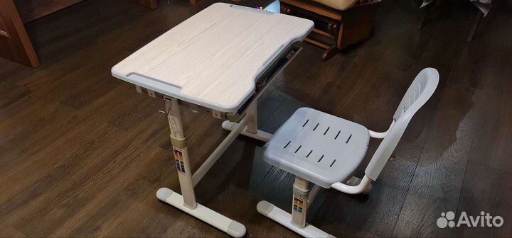 Детский стол и стул трансформер