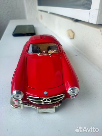 Модель автомобиля Mercedes Benz 300sl