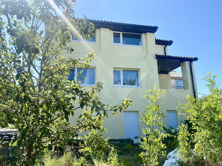 Дом 210 м² на участке 5 сот.