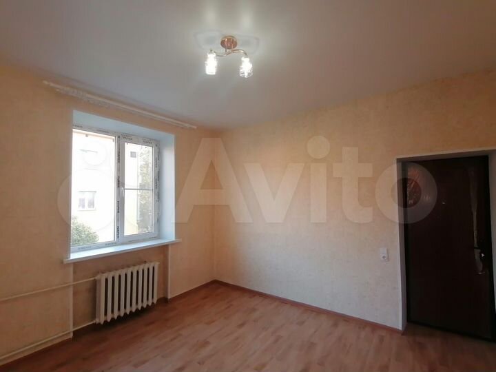 Комната 17 м² в 3-к., 2/2 эт.