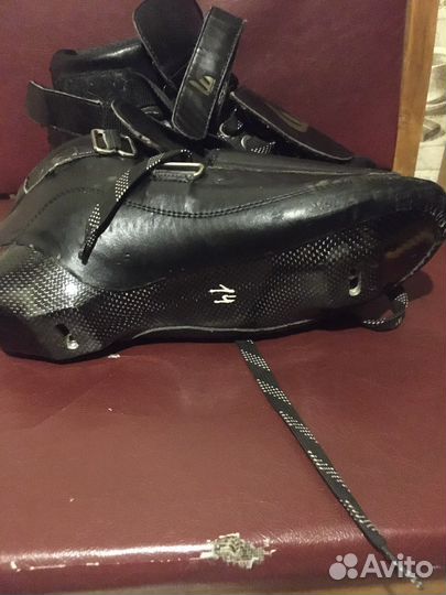 Ботинки для конькобежных и шортрековых коньков