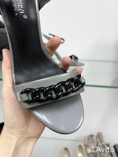 Босоножки нат.лак/кожа, 37 размер