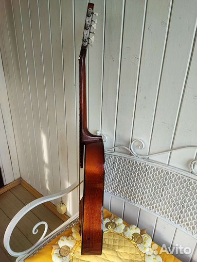 Акустическая гитара