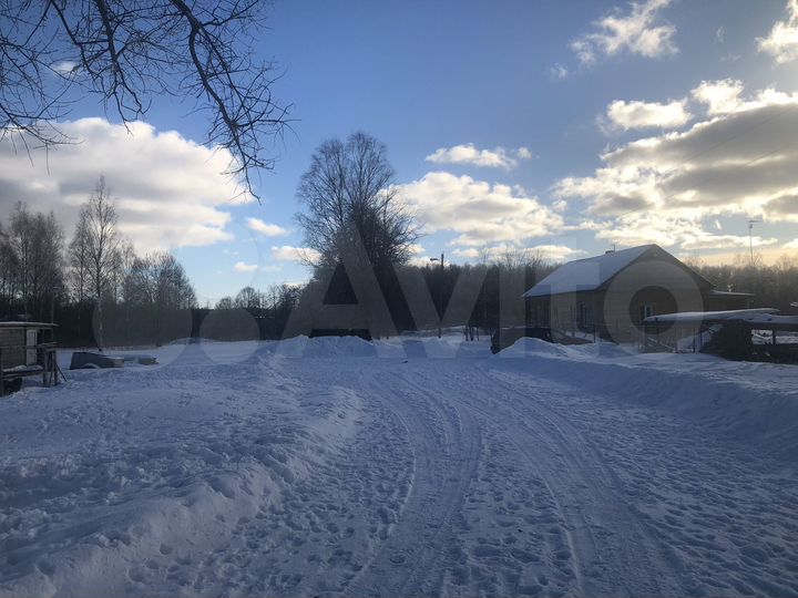 Дом 64 м² на участке 2 га