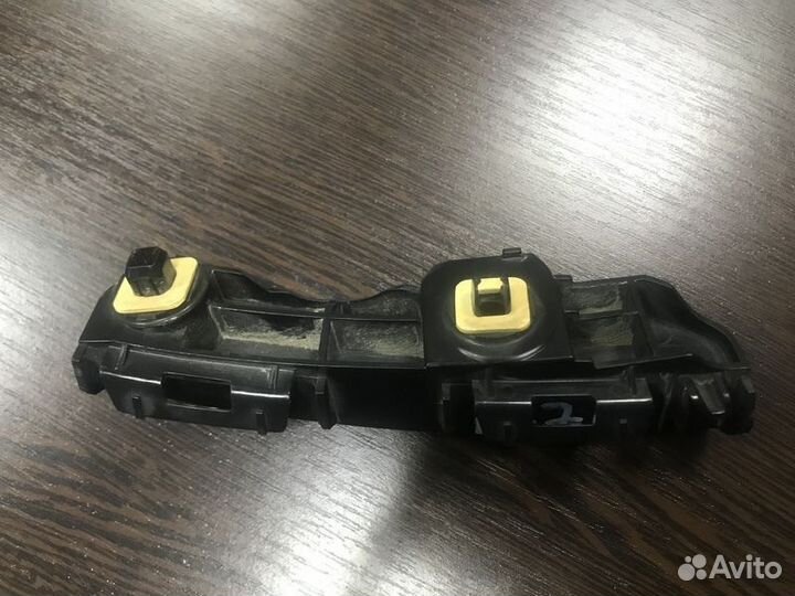 Кронштейн бампера задний левый Toyota Rav4 (2015
