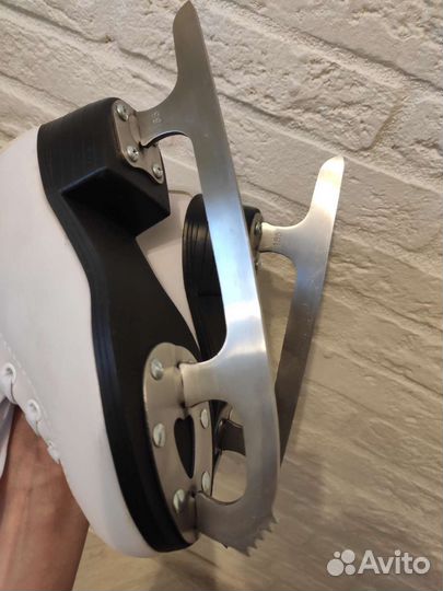 Коньки фигурные 