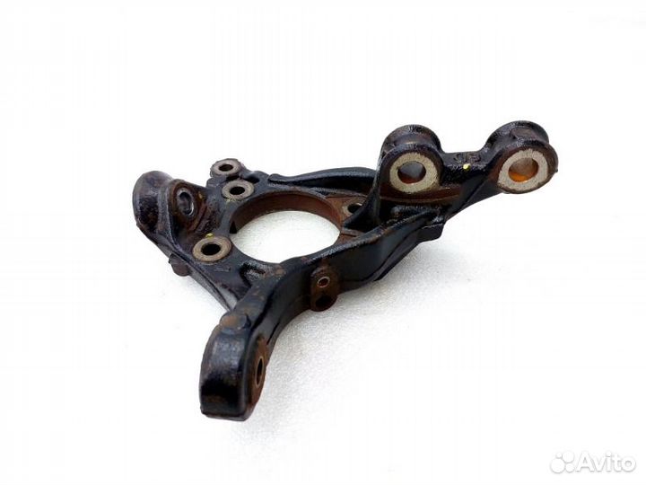 Кулак поворотный передний правый Toyota Camry XV70