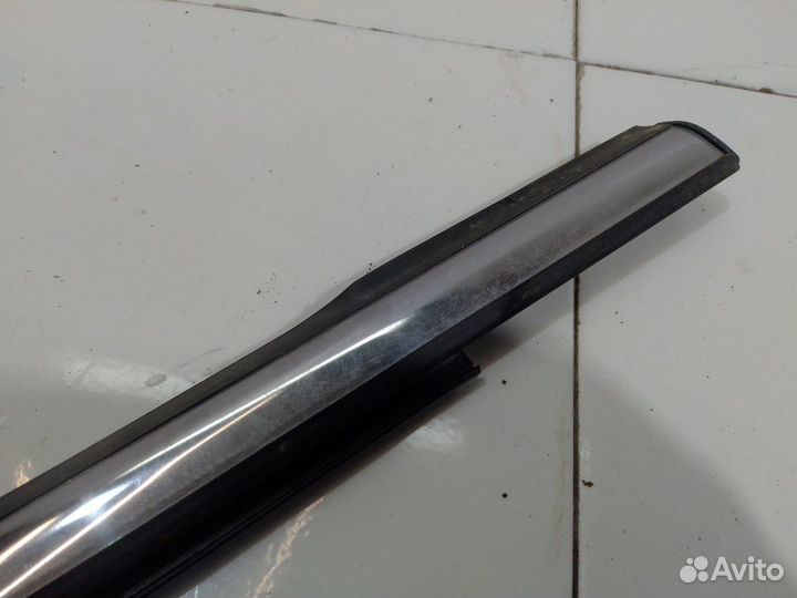 Молдинг двери верхний задний правый