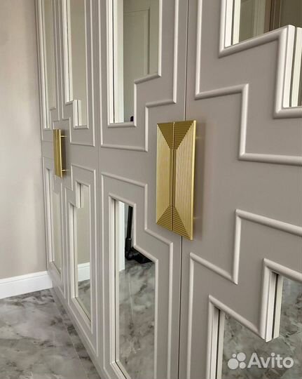 Распашной шкаф