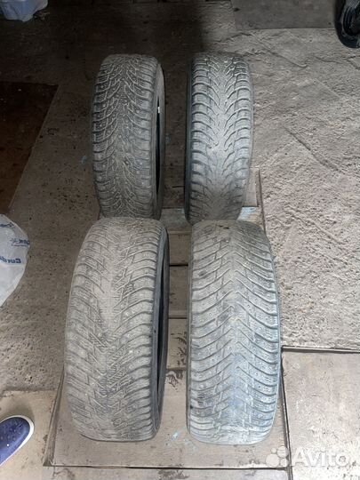 Nokian Tyres Hakkapeliitta 9 SUV 215/65 R16