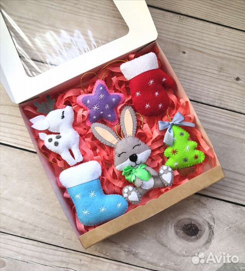Новогодние игрушки из фетра