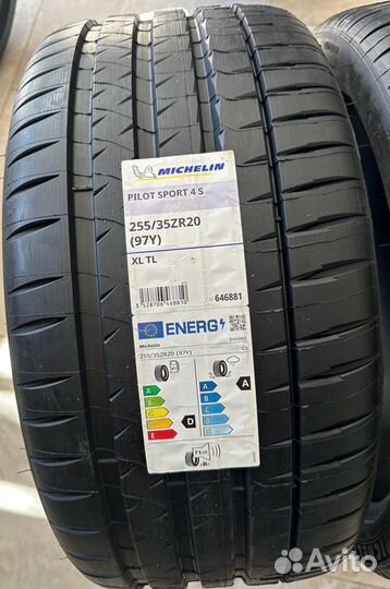 Michelin Pilot Sport 4 S 255/35 R20