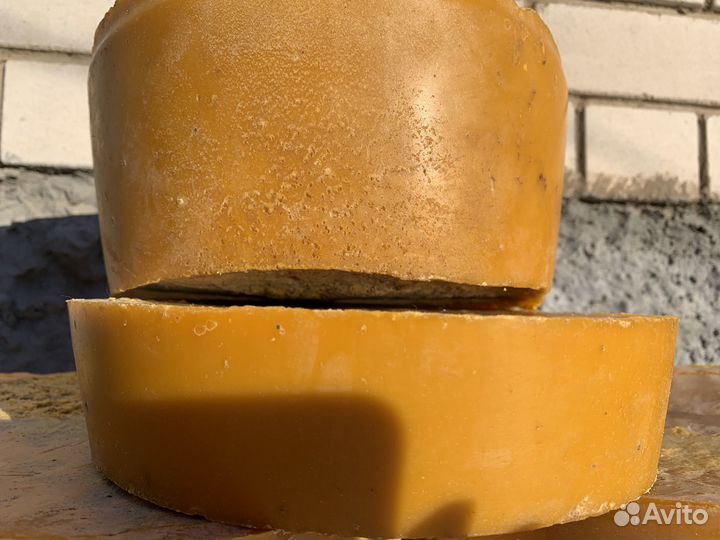 Воск пчелиный продам