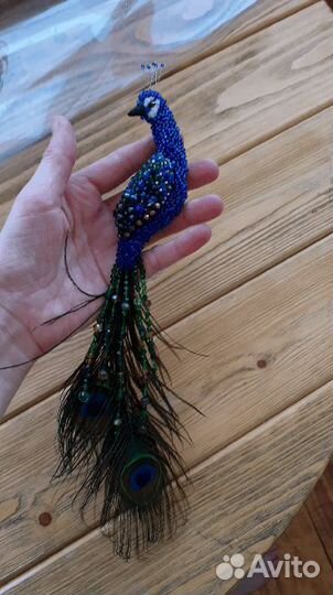 Брошь из бисера, хруст.бусин и нат.перьев, большая