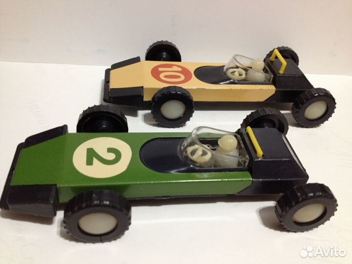 Игрушки машинки СССР. Цена за две
