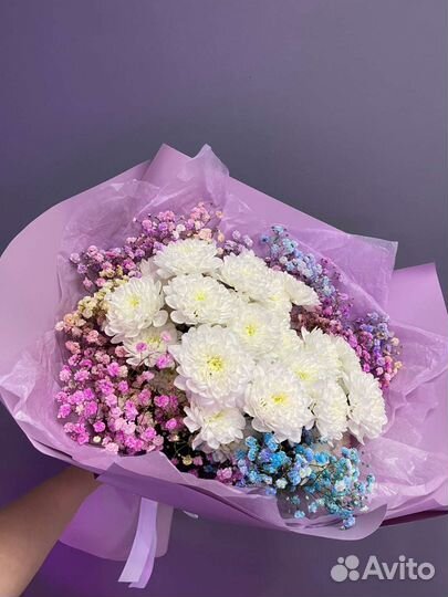 Букет с хризантемой и гипсофилой в наличии