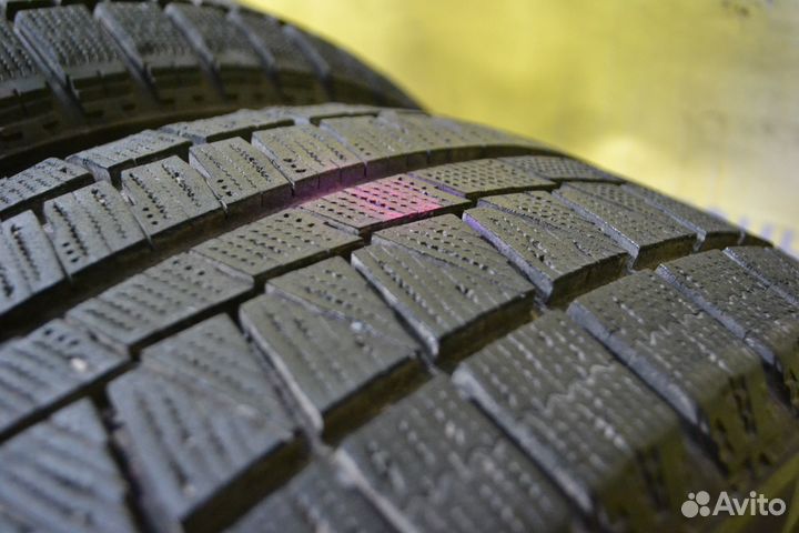 Bridgestone Blizzak Revo GZ 215/50 R17