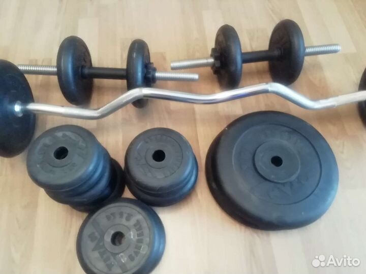 Штанга и две гантели