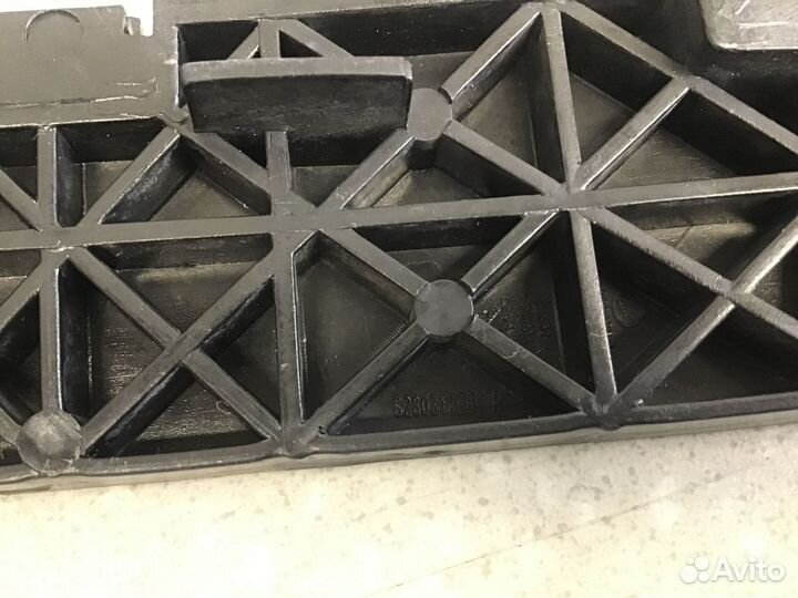 Кронштейн переднего бампера правый Lifan X60 2012