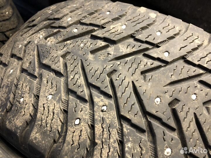 Nokian Tyres Hakkapeliitta 8 SUV 235/60 R17