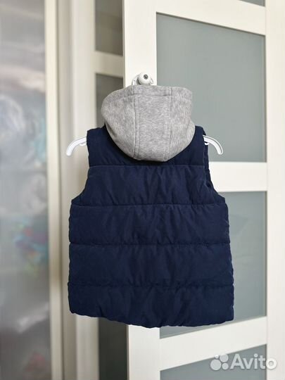 Детская жилетка и шапка