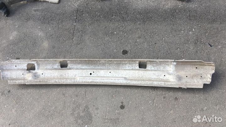 Усилитель заднего бампера BMW 5