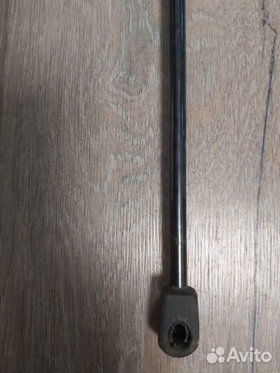 Амортизатор капота левый Mercedes Gl 500 4Matic