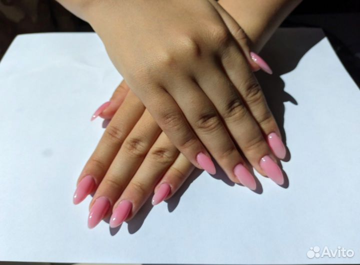 Модель на маникюр