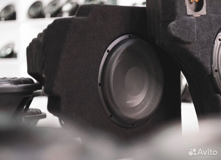 Стелс короб в крыло для сабвуфера