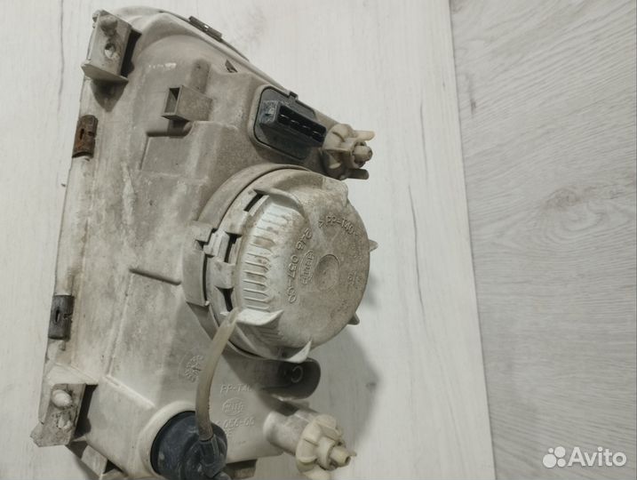 Фара правая Skoda Felicia Шкода Фелиция