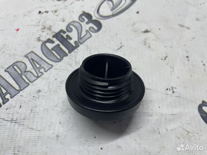 Крышка масленая Toyota noah