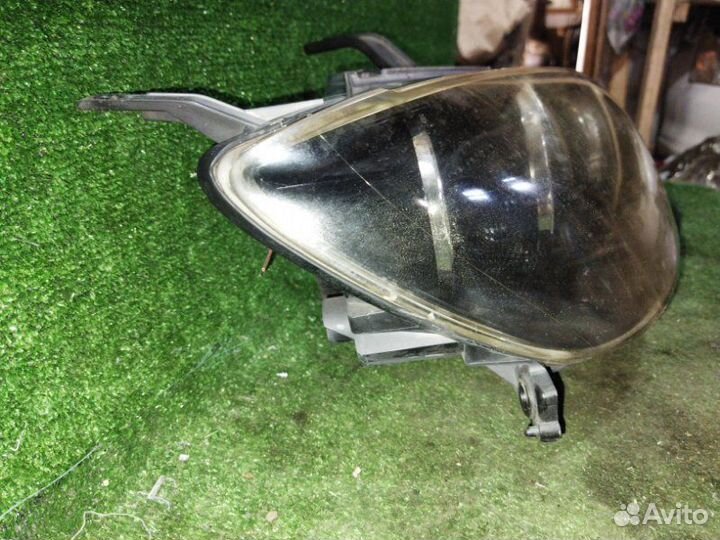 Фара передняя правая Mazda Demio DY3W