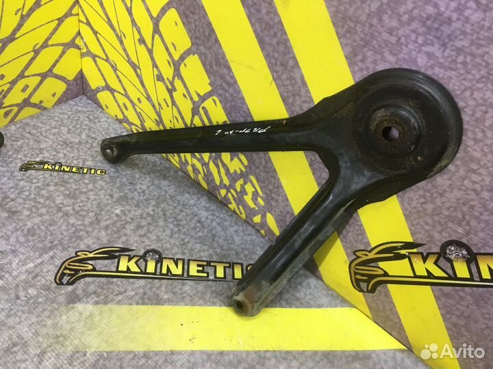 Опора Кронштейн подрамника к кузову Альфард ATH10