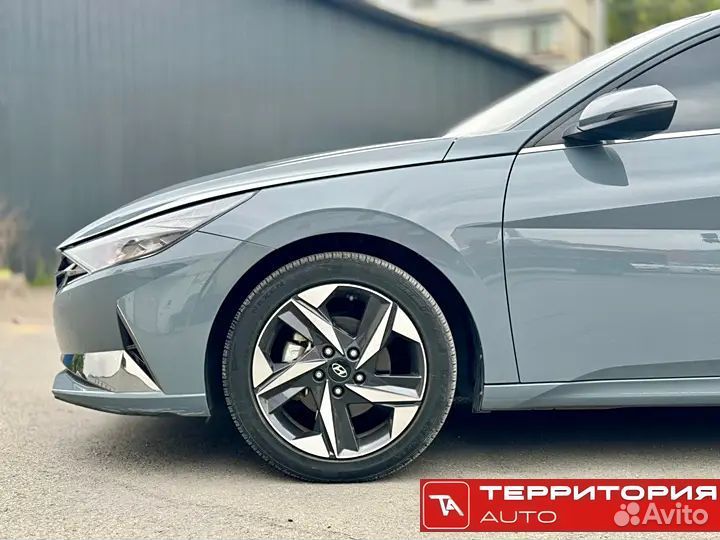 Hyundai Elantra 1.5 CVT, 2021, битый, 50 000 км