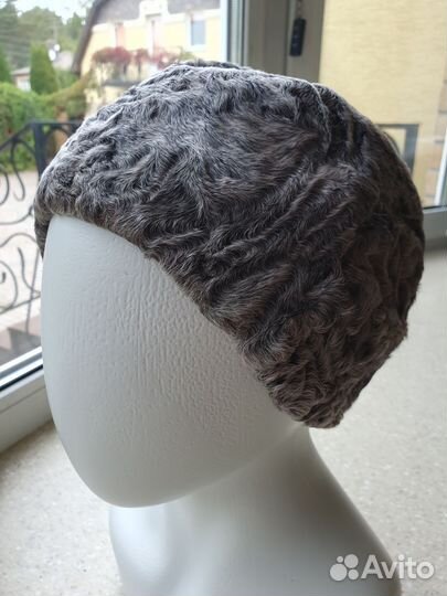 Шапка зимняя меховая женская из каракульчи