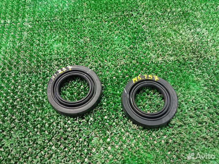 Пыльник фары Mitsubishi Pajero Sport