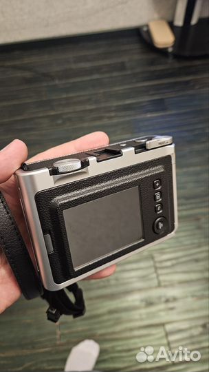 Пленочный фотоаппарат Instax Mini evo