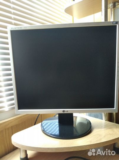 Монитор для компьютера LG Flatron L1953S