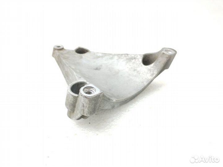 Кронштейн компрессора кондиционера Audi A6 C6 2.8